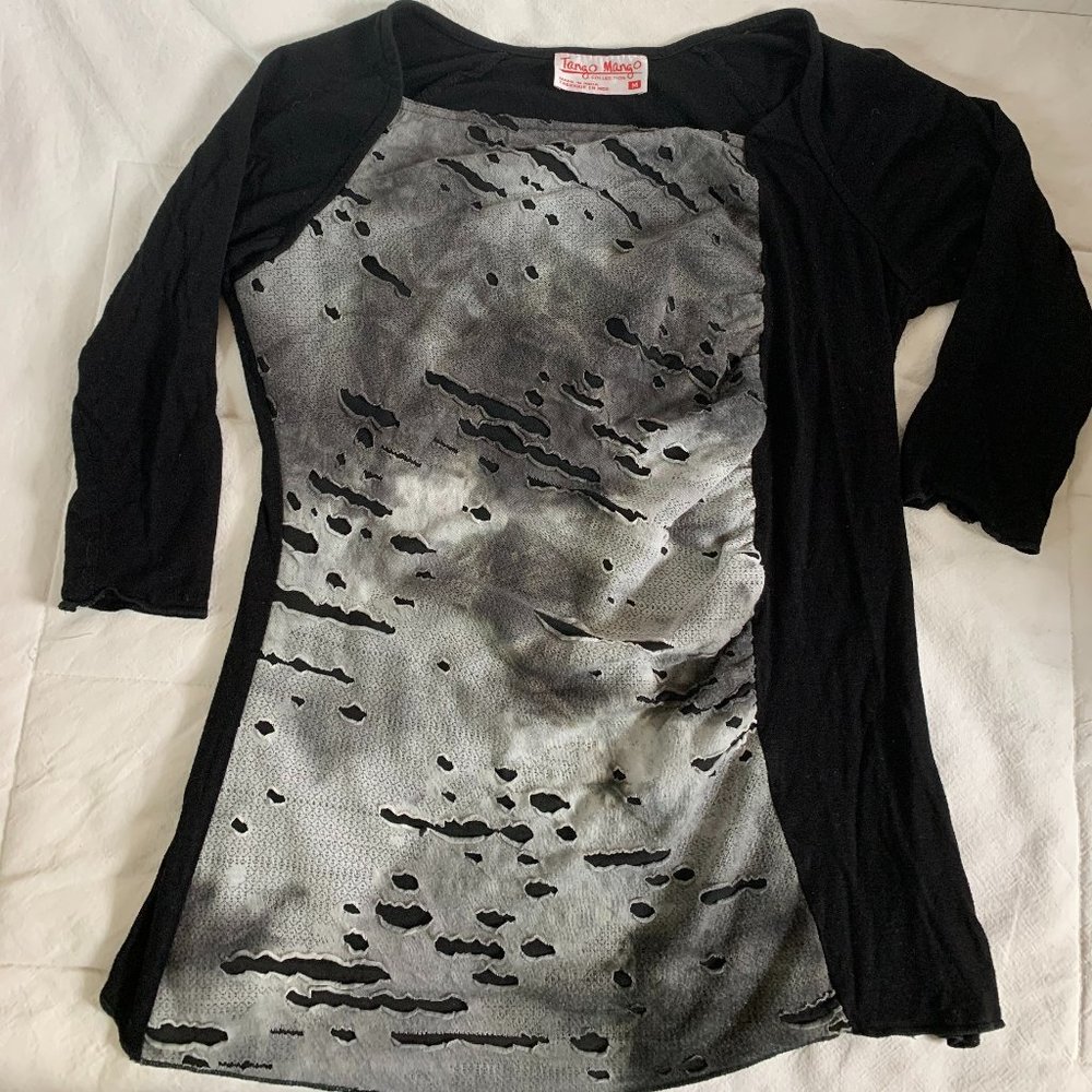 ⭐️2 /$12 ⭐️ Asymmetrical Distressed Shirt